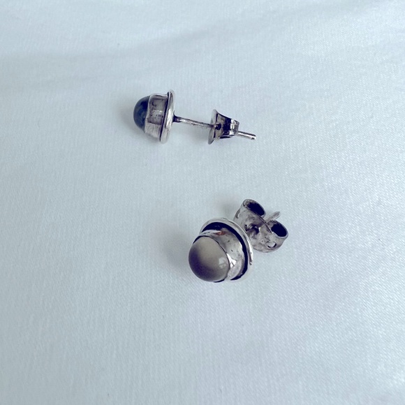 ❤️Sterling silver stud earrings - Picture 2 of 6